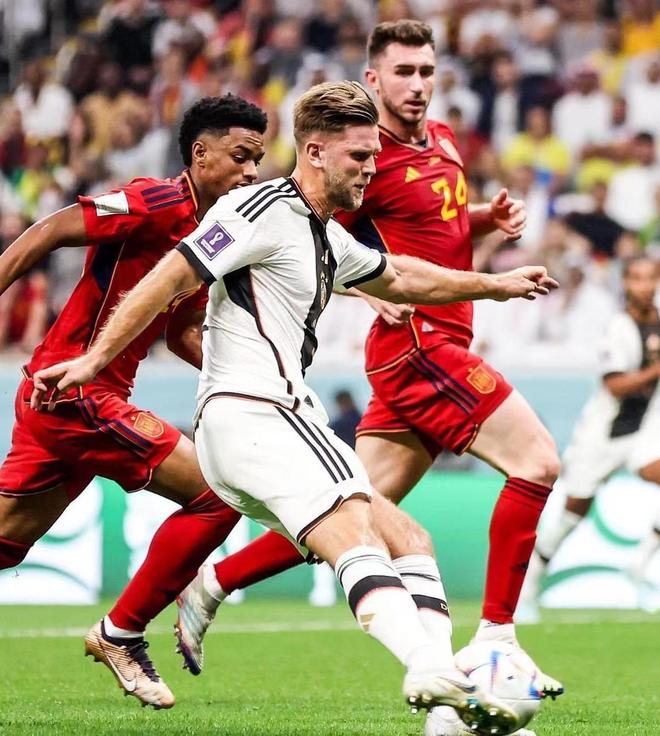 博努奇：小基耶萨可能踢附加赛；球员明白穿意大利球衣的责任（博努奇：小基耶萨或出战附加赛，球员清楚身披意大利战袍的责任）