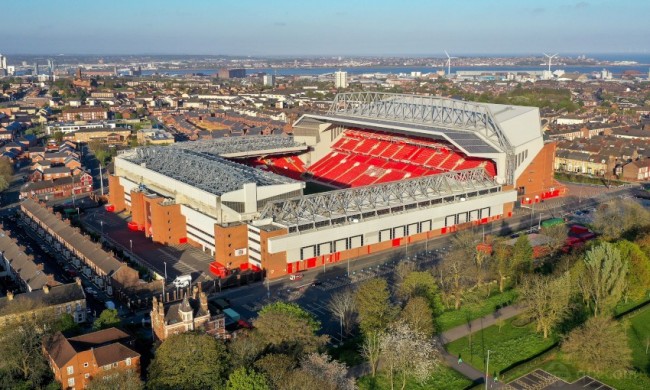 篮球湖人队训练营加入心理辅导课程（湖人队训练营新增心理辅导课程）