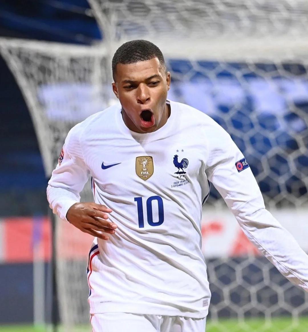 友谊赛阿森纳0-1热刺，萨尔中圈斩，哲凯赖什首秀【老佳】（热身赛热刺1-0阿森纳，萨尔中圈世界波制胜，德克兰赖斯完成首秀【老佳】）