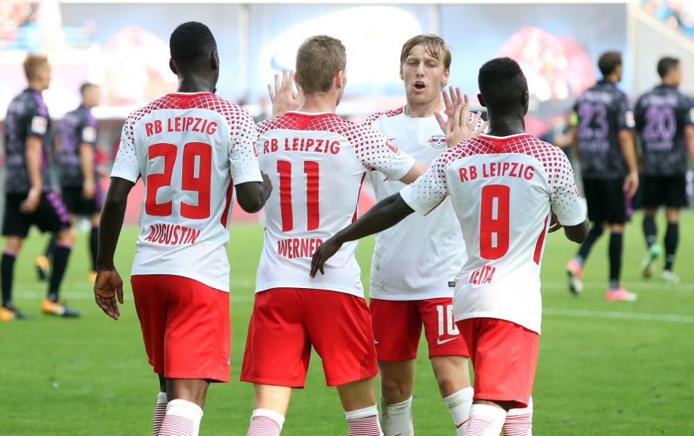 看不下去！广东两将表现辣眼睛 球迷质疑杜锋用人选择（表现堪忧！广东两将低迷引争议 球迷质疑杜锋用人）