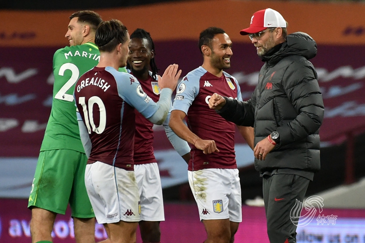 顶着防守也能进，这是神？（硬抗防守依然命中，他是神吗？）